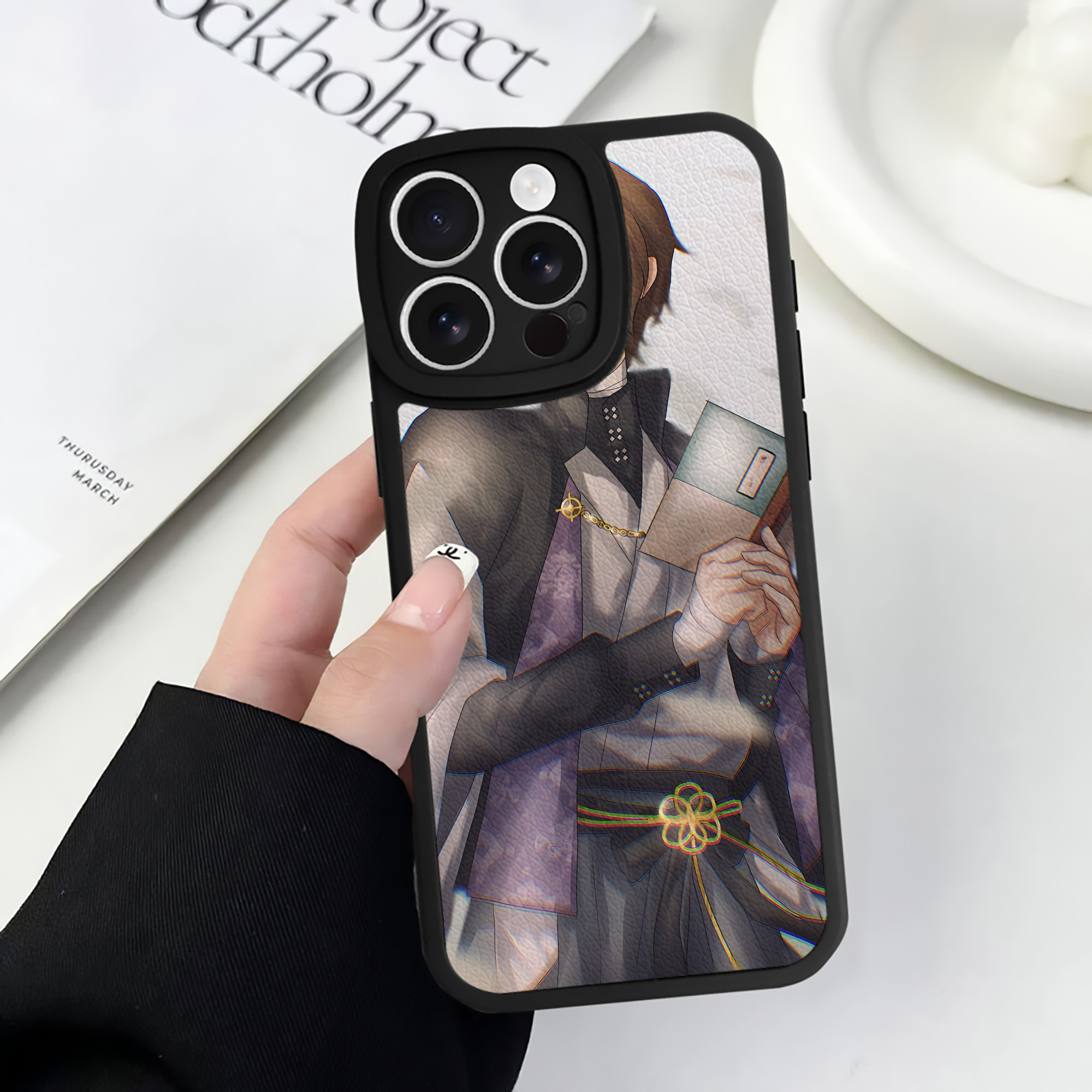 （画像用） 文豪ストレイドッグス Bungo Stray Dogs 【iPhone 16シリーズ対応】シリコンスマホケース（レザー調） 材質：シリコン